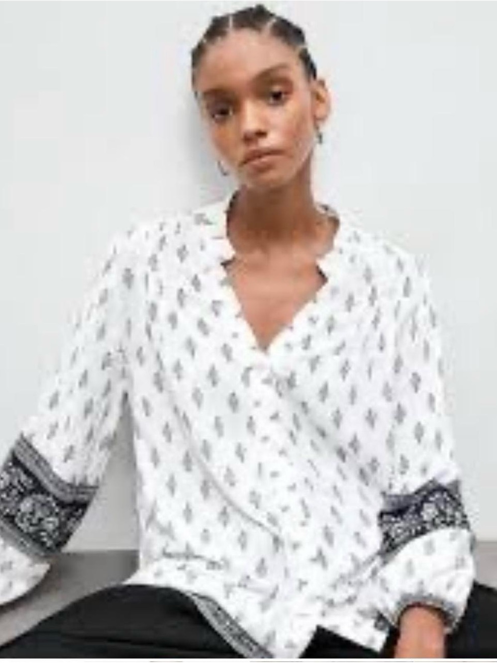 Zara White Printed V-Neck Blouse with Navy Trim - Picture 1 of 7